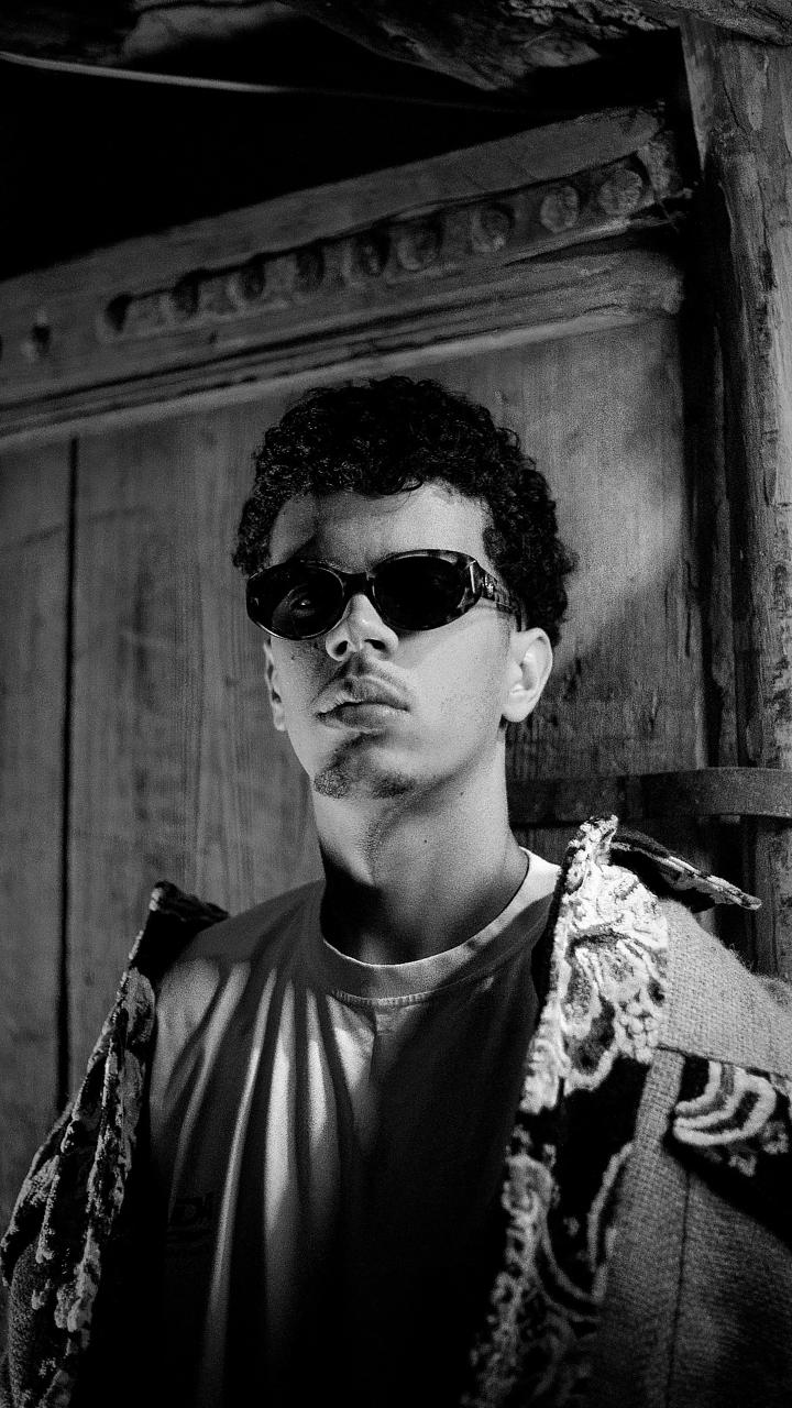 Portrait of Yas.Weeyzz, founder and music producer at Sounds of Morocco